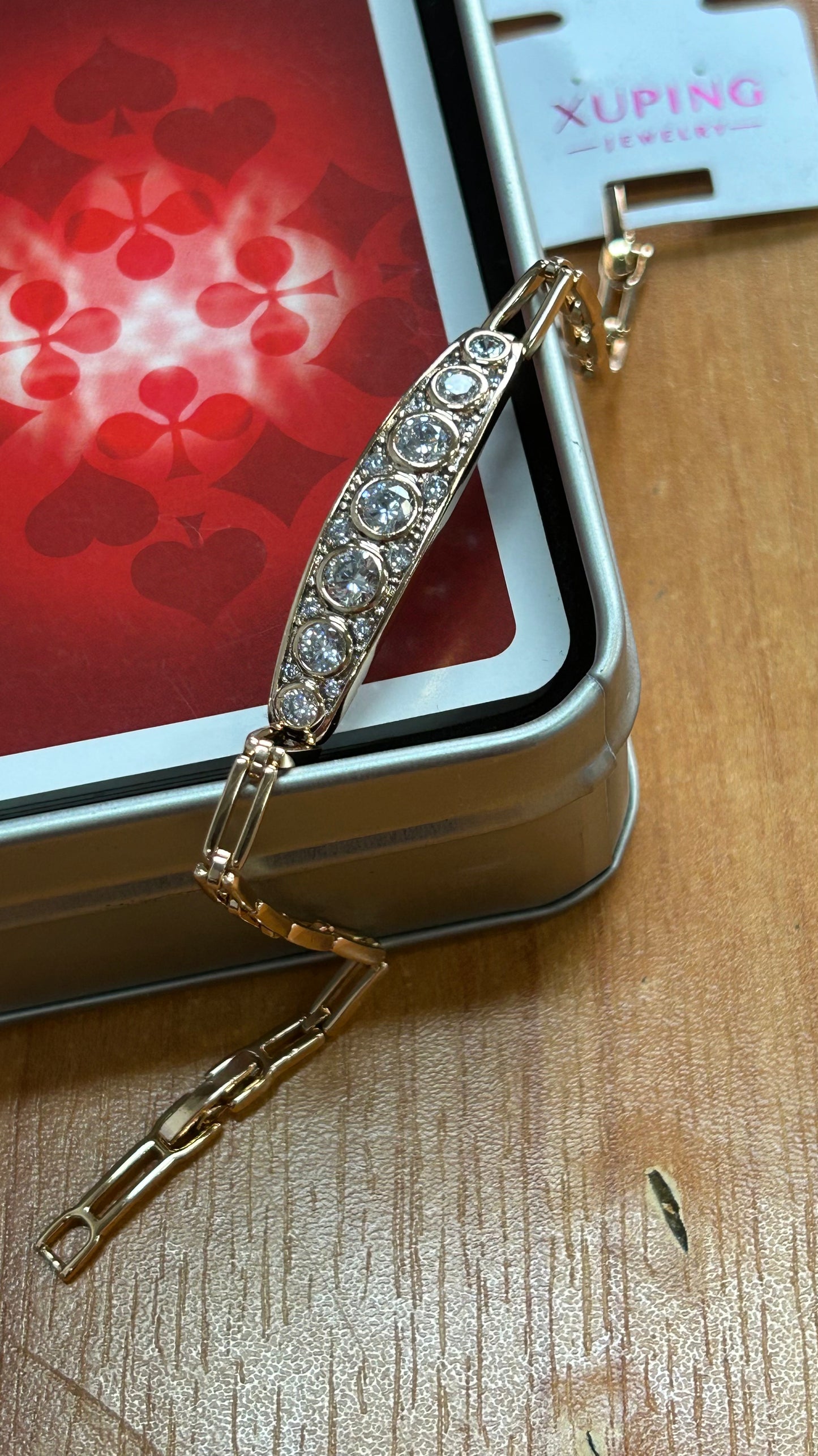 BRANSOLETKA DAMSKA ZŁOTA ZE STALI CHIRURGICZNEJ b002