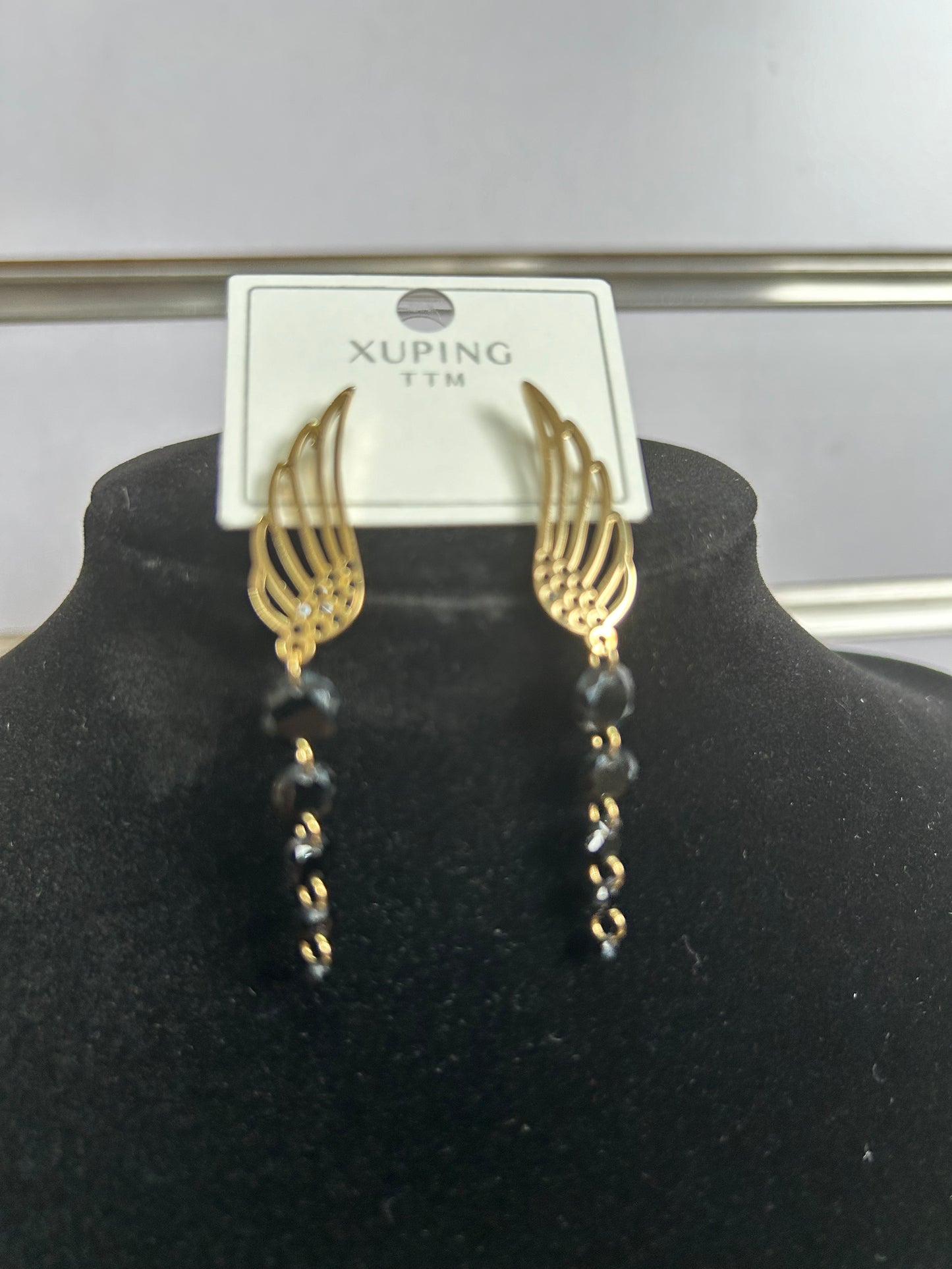 B033 KOLCZYKI SKRZYDŁA PRZECIĄGANE ZŁOTE KRYSZTAŁKI STAL CHIRURGICZNA