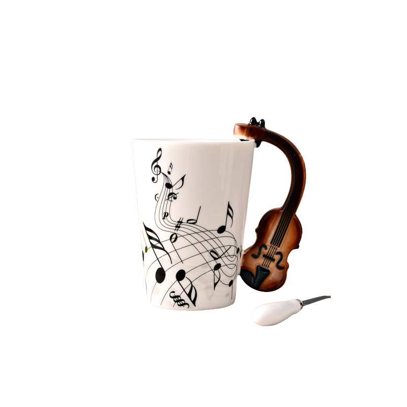 Elegancki kubek z uchwytem muzycznym