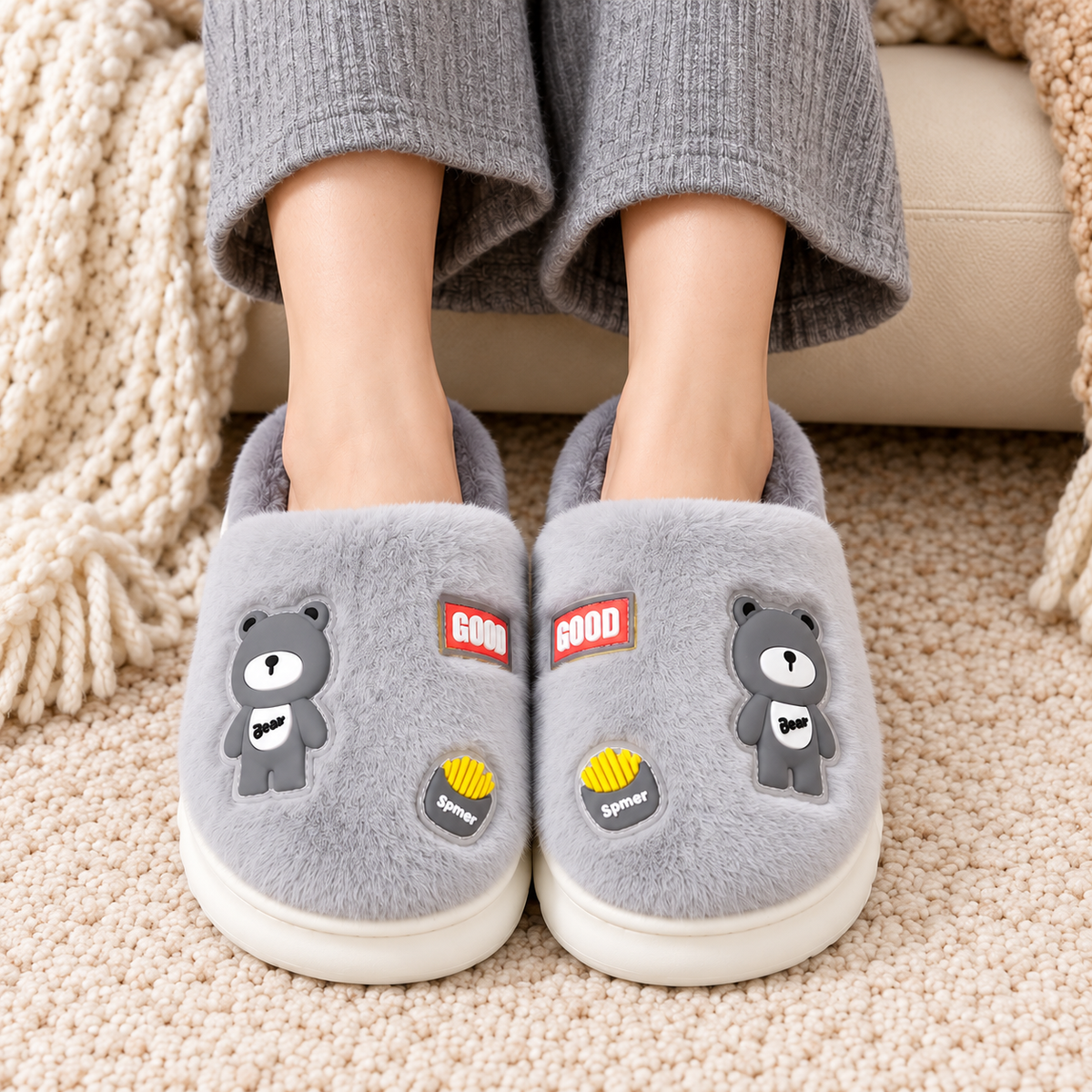 Puszyste kapcie damskie z misiem D51506
