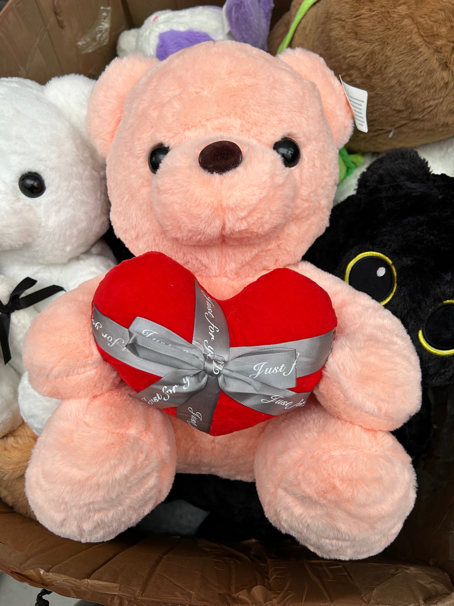 MIŚ Z SERDUSZKIEM PLUSZOWY PLUSZAK MASKOTKA SERCEM 40cm