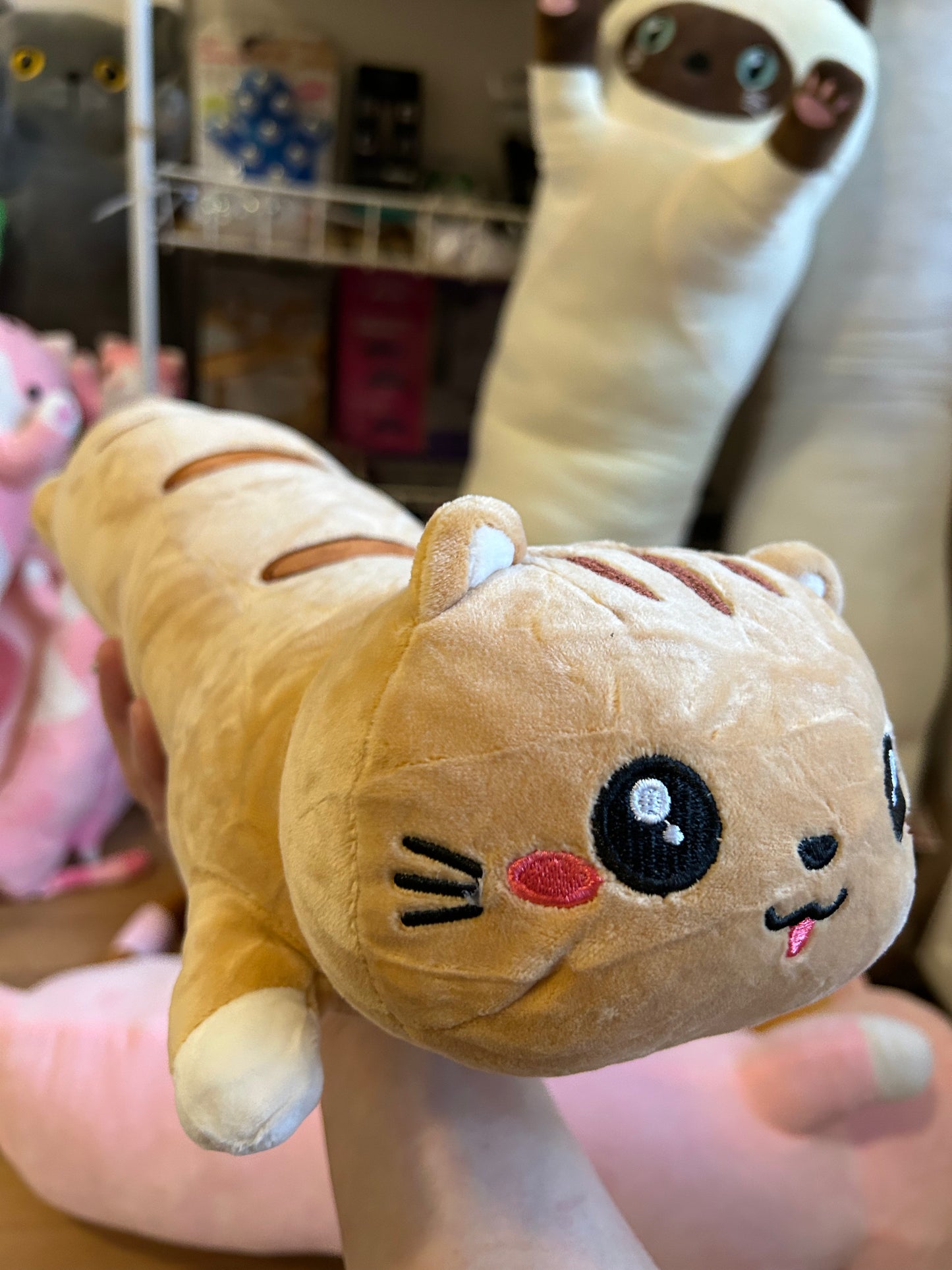 MASKOTKA PLUSZAK PODUSZKA DŁUGI KOT LUCEK