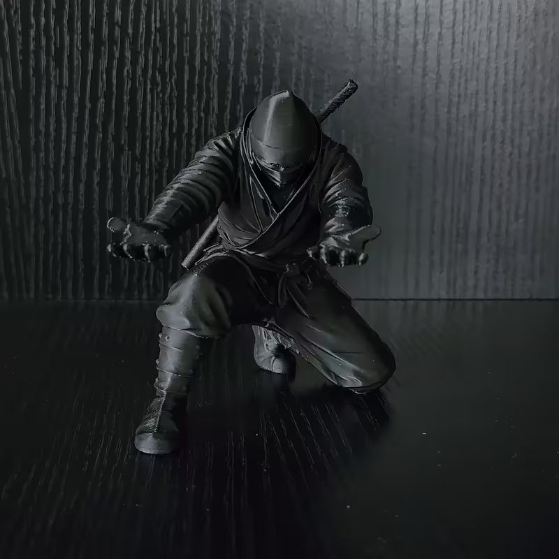 Zabawna Figurka Ninja – Organizer na Długopis | Idealny Prezent